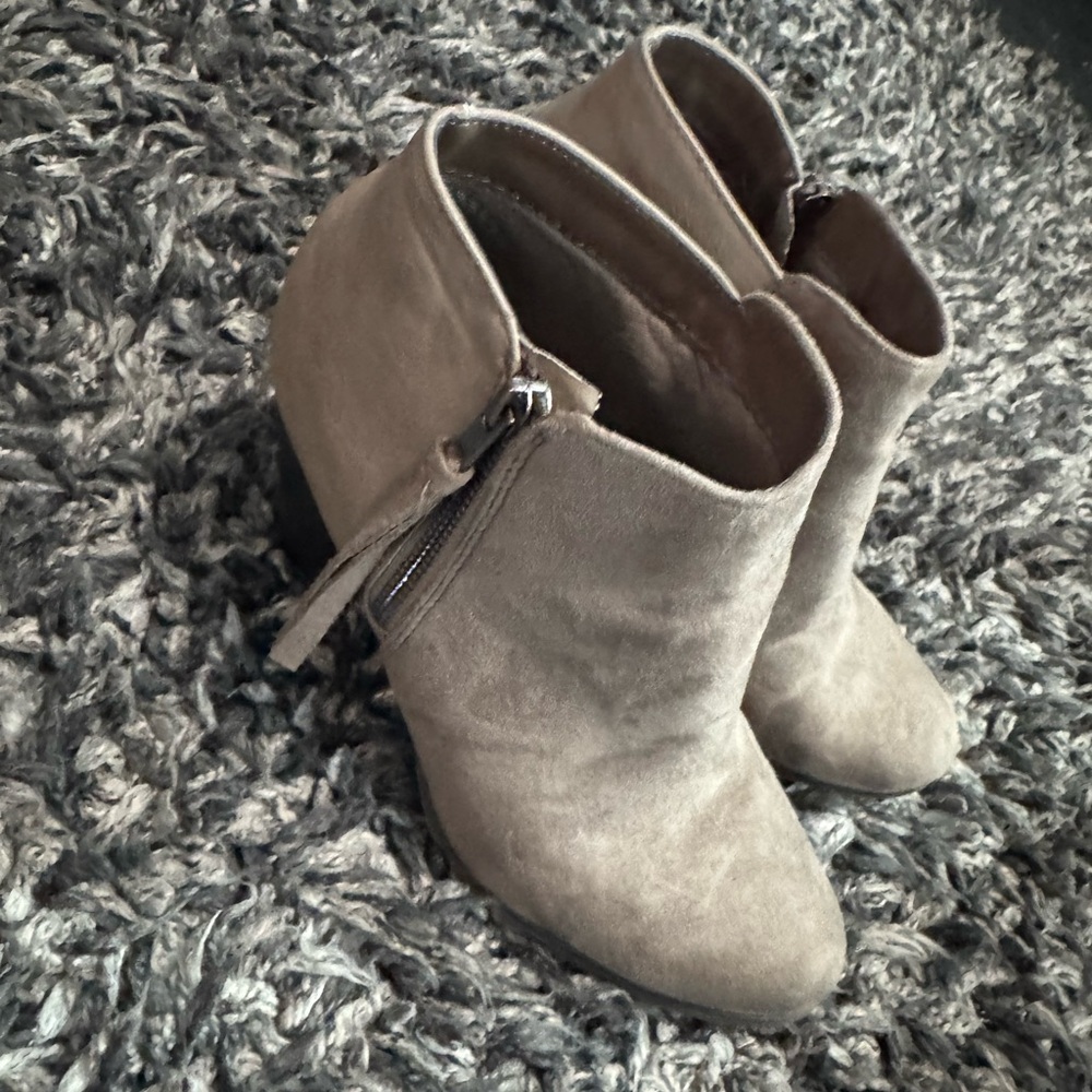 Elegant Suede Ankle Booties
